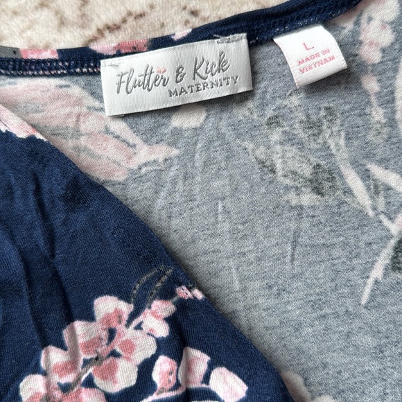 Flutter and kick maternity dress - Picture 5 of 5